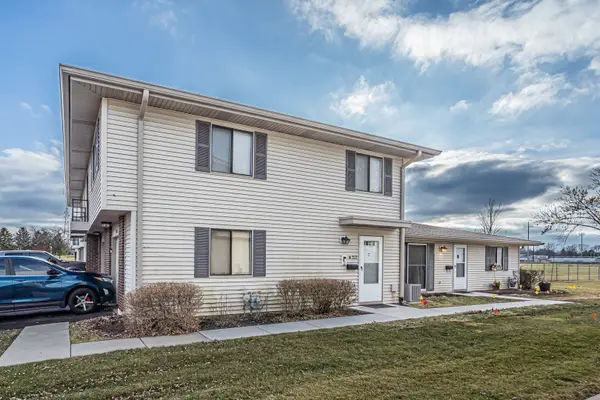 202 Nauset Lane #202, Schaumburg, IL 60194