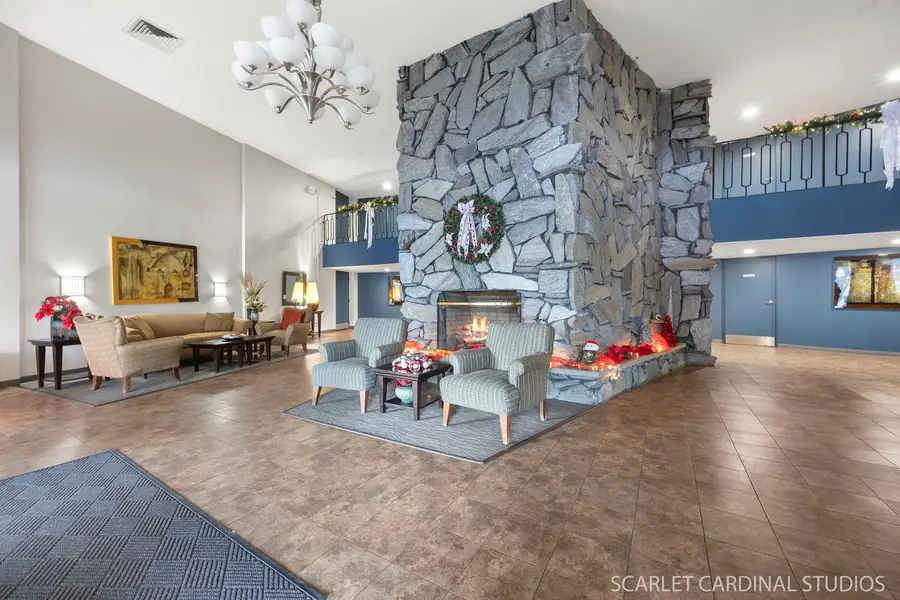 1188 Royal Glen Drive #117B, Glen Ellyn, IL 60137 - Image #2