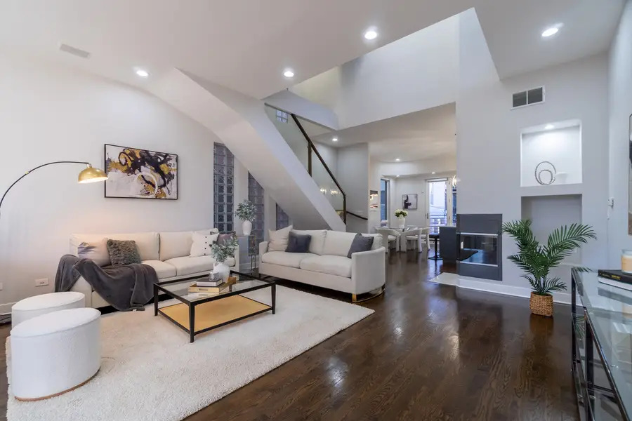 908 N Winchester Avenue, Chicago, IL 60622 - Image #2
