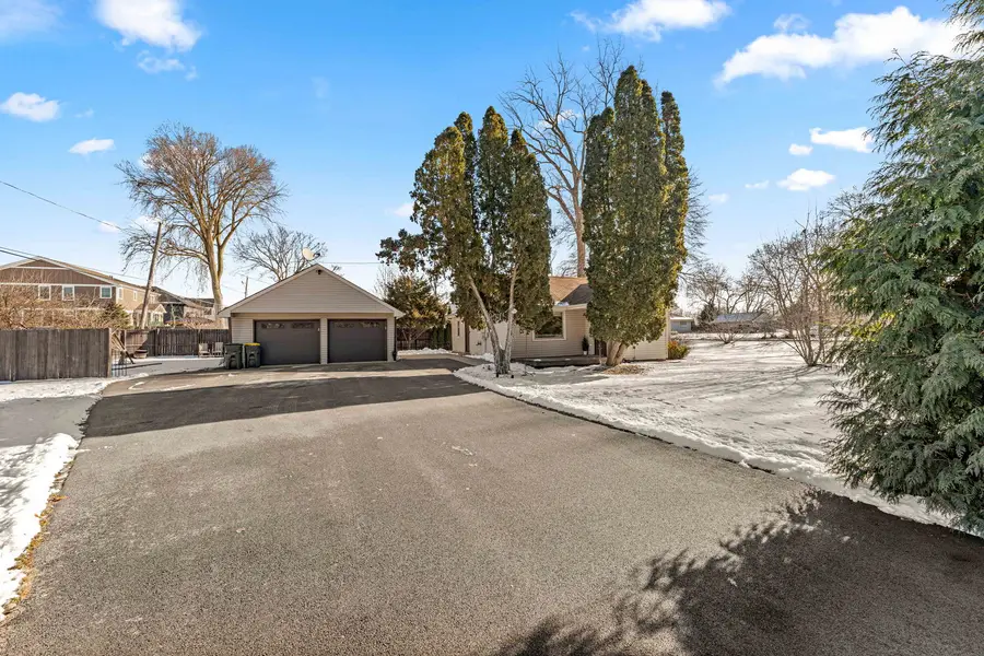 425 Grove Street, Wood Dale, IL 60191 - Image #2