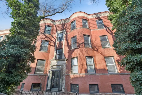 700 W Cornelia Avenue #1E, Chicago, IL 60657