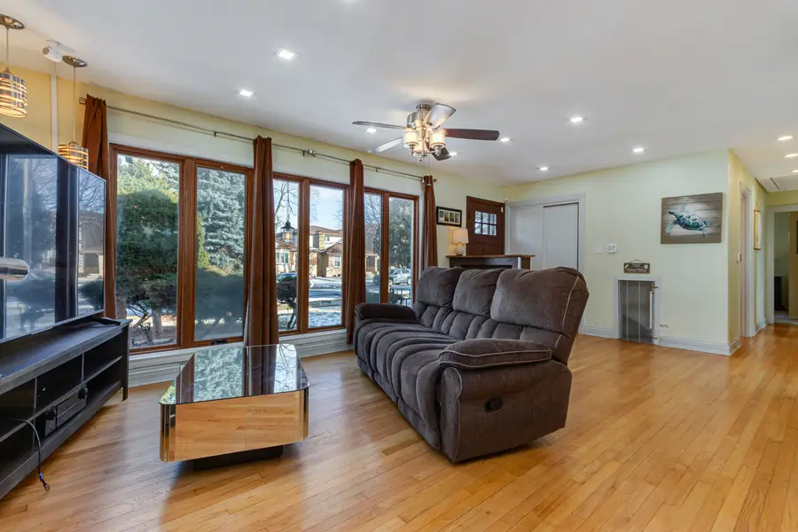 7513 W Ainslie Street, Harwood Heights, IL 60706 - Image #3