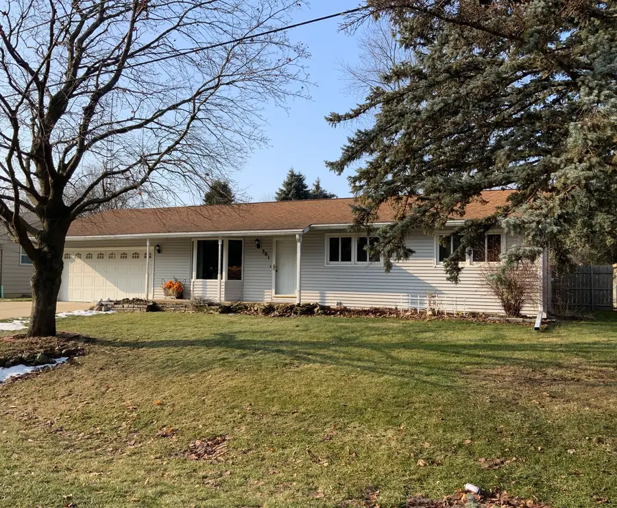 301 N View Street, Hinckley, IL 60520 - Image #2