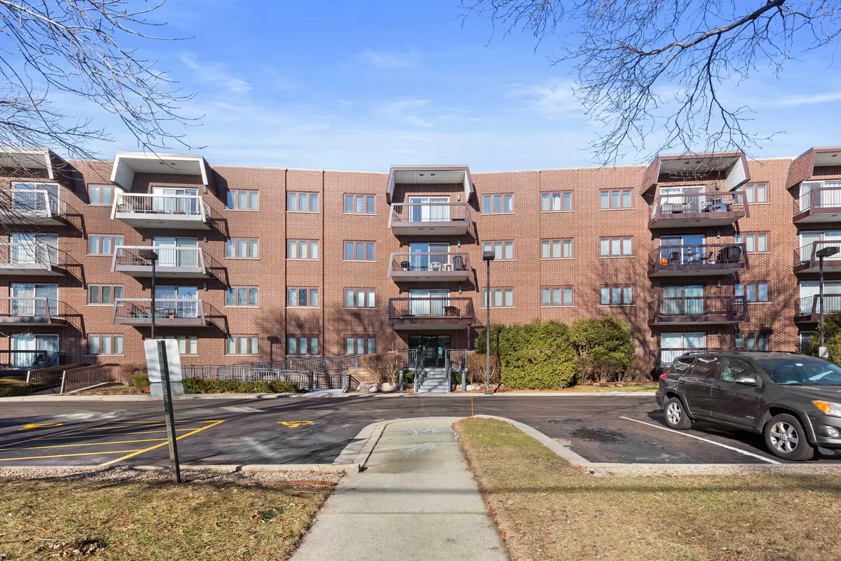 400 E Dundee Road #403C, Buffalo Grove, IL 60089 - Image #1