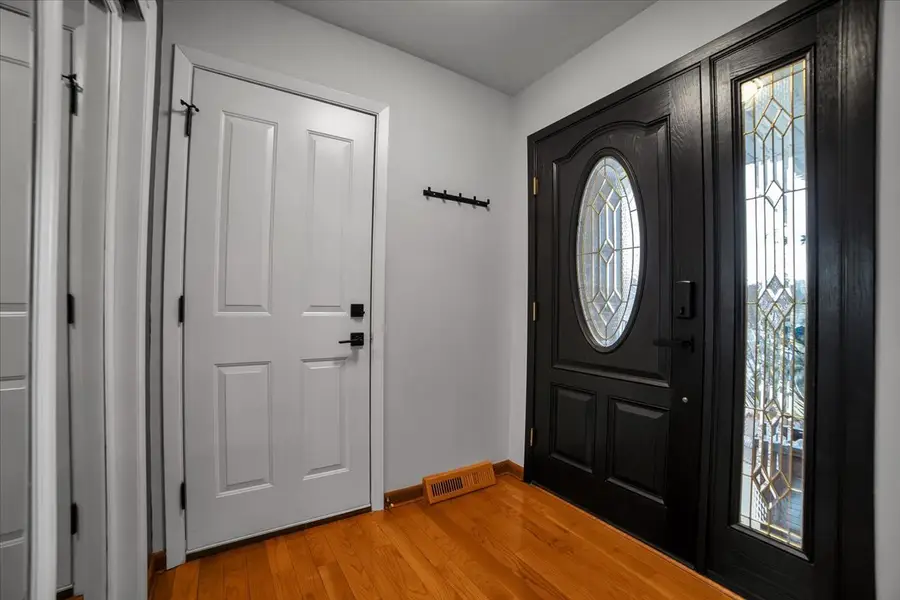 609 Trent Lane, Schaumburg, IL 60193 - Image #3