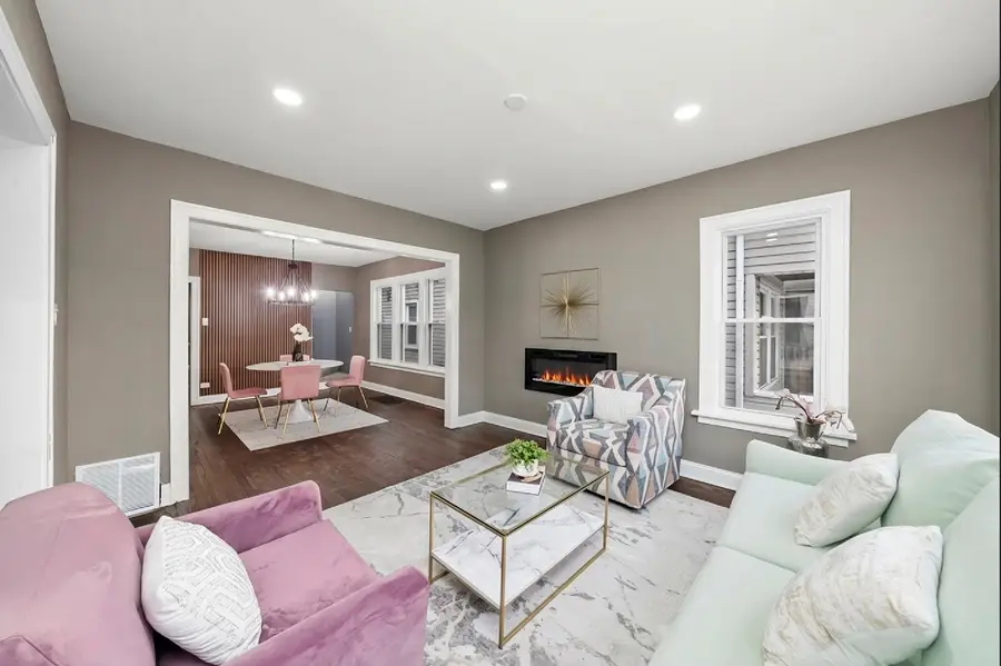 10813 S Eggleston Avenue, Chicago, IL 60628 - #3