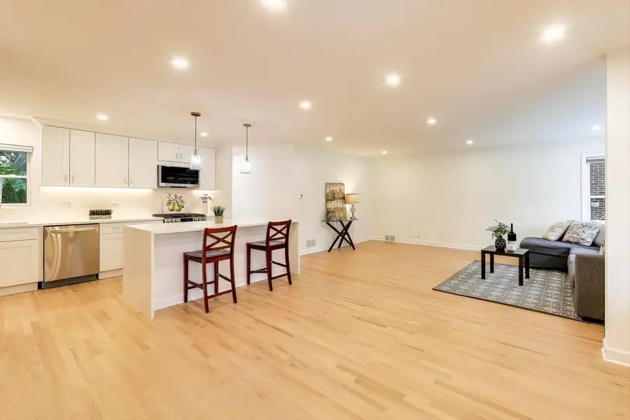 832 N Delphia Avenue, Park Ridge, IL 60068 - Image #2