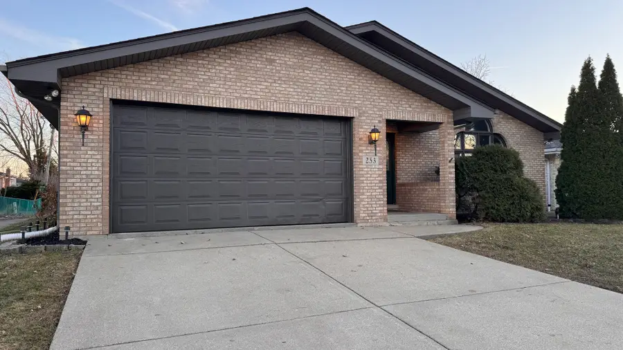 253 E 165th Street, South Holland, IL 60473 - #2