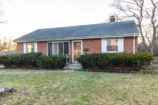 1054 Broadmoor Place, Deerfield, IL 60015