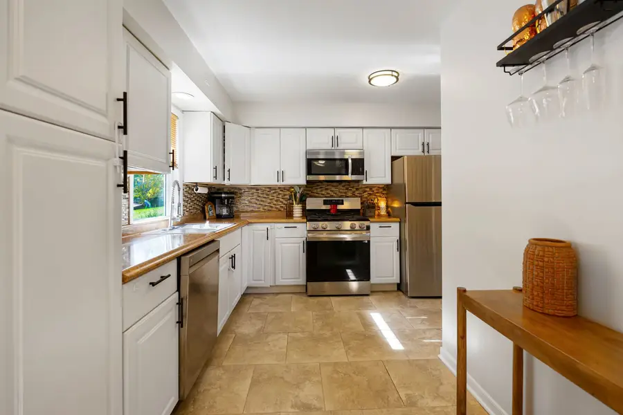 5010 N Westwood Drive, McHenry, IL 60051 - #2