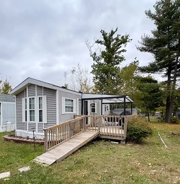 4/2 Woodhaven, Sublette, IL 61367