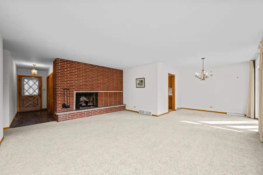 407 E Berkshire Lane, Mount Prospect, IL 60056 - Image #3
