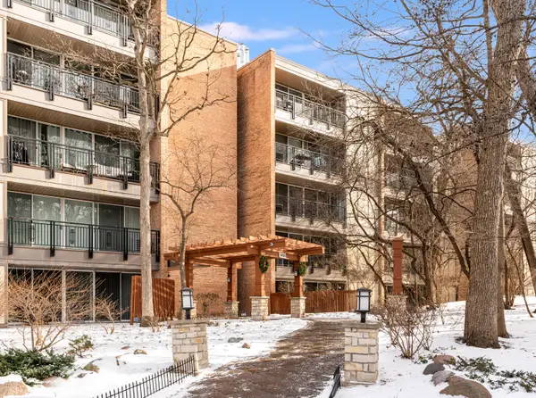 5900 Oakwood Drive #1E, Lisle, IL 60532