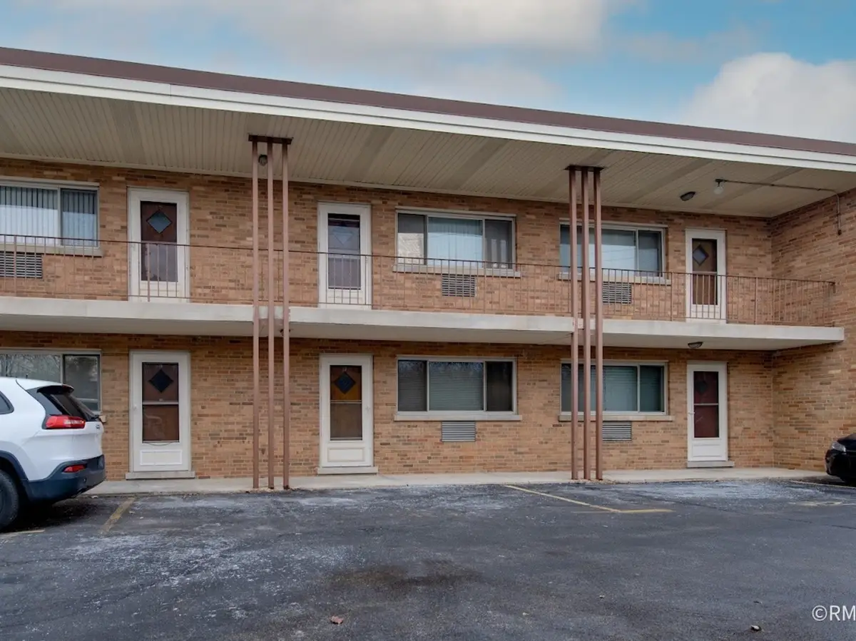 16 N Garfield Street #2L, Lombard, IL 60148 - Image #1