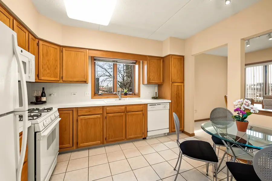 5005 Warren Street W #207, Skokie, IL 60077 - Image #3