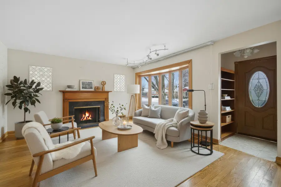 7525 Karlov Avenue, Skokie, IL 60076 - Image #2