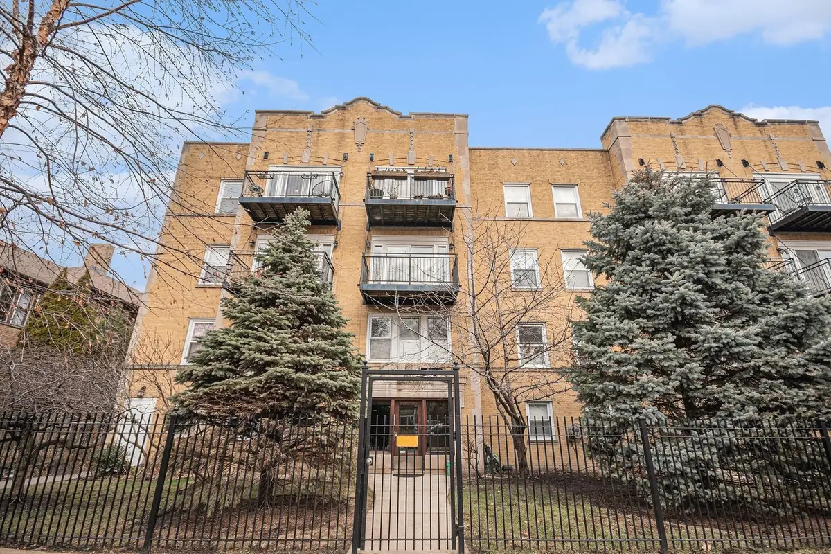 2008 W Greenleaf Avenue #3W, Chicago, IL 60645 - Image #1