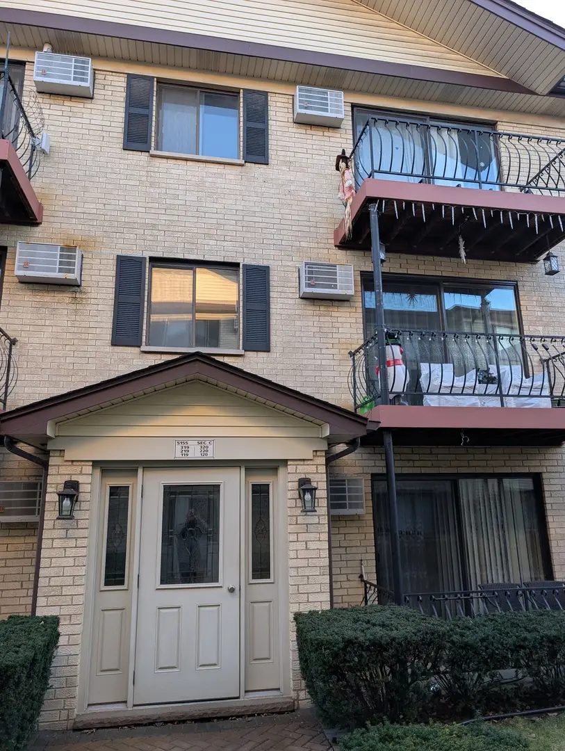 5155 N East River Road #320C, Chicago, IL 60656 - Image #1
