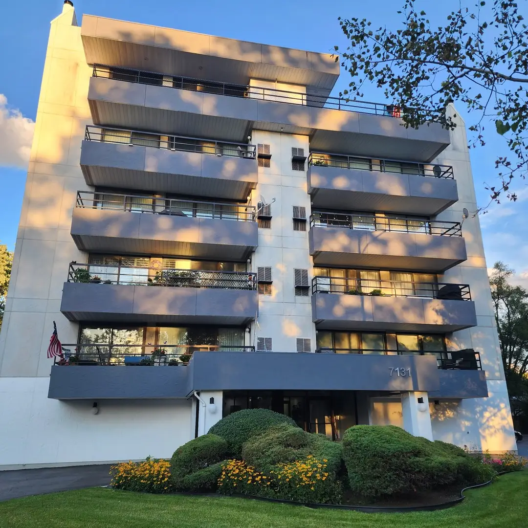 7131 N Caldwell Avenue #4S, Chicago, IL 60646 - Image #1