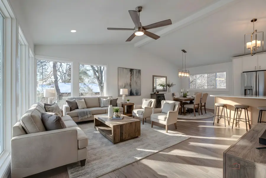 2233 Heathercliff Drive, Green Oaks, IL 60048 - Image #2