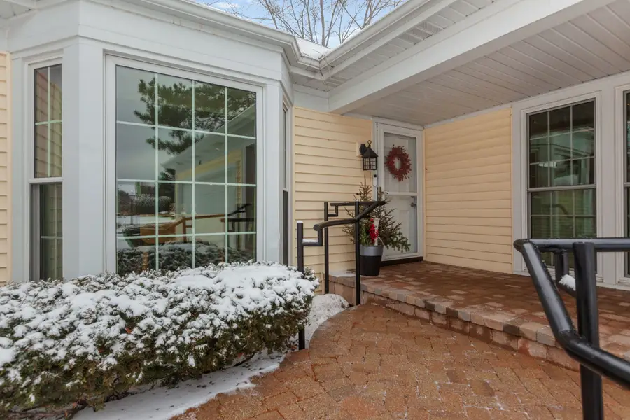 6 The Court Of Lagoon View, Northbrook, IL 60062 - Image #3