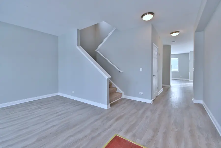 233 Pawtucket Avenue, Elgin, IL 60124 - #3