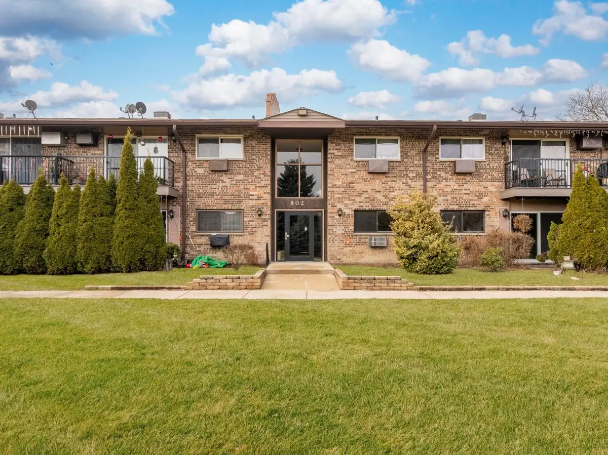 802 E Old Willow Road #114, Prospect Heights, IL 60070 - Image #1