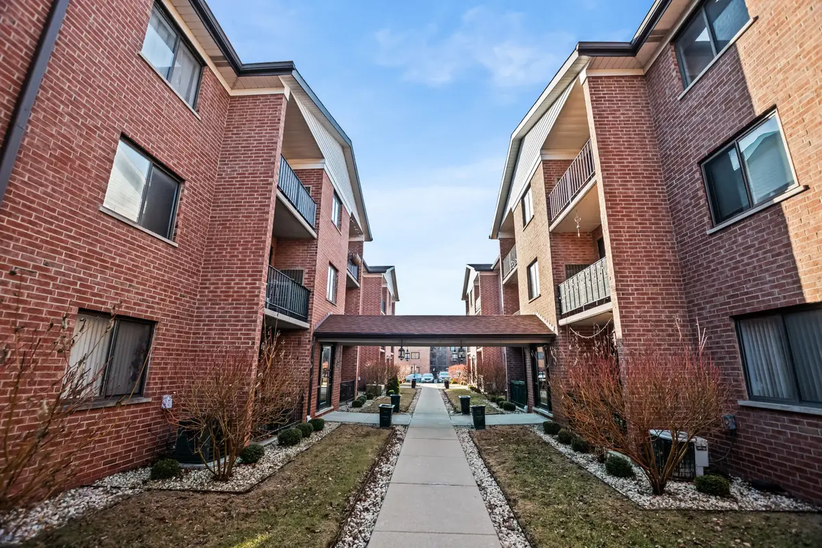 8426 W Catalpa Avenue #303, Chicago, IL 60656 - #1