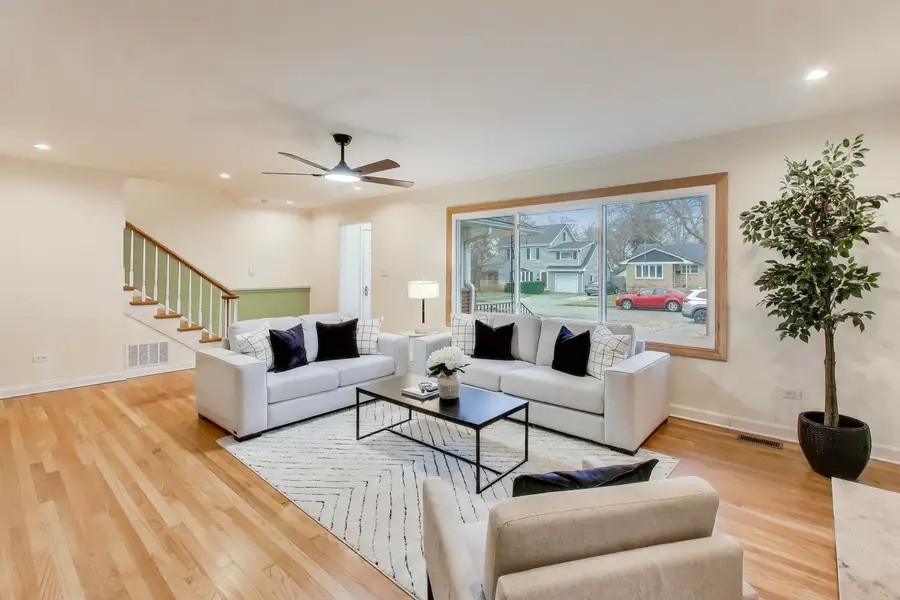 403 Dalton Avenue, Mundelein, IL 60060 - Image #2