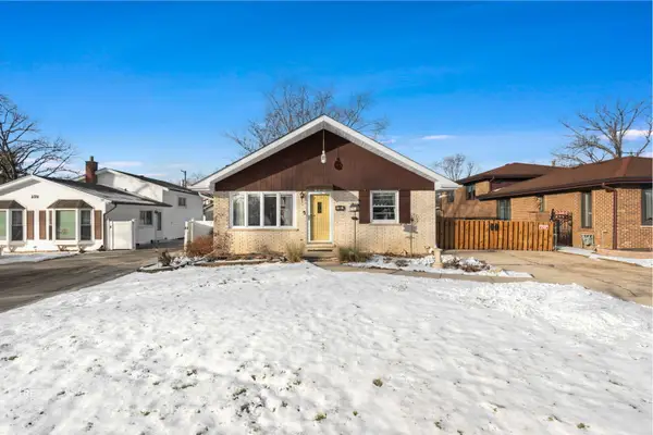 138 N Elmwood Avenue, Wood Dale, IL 60191