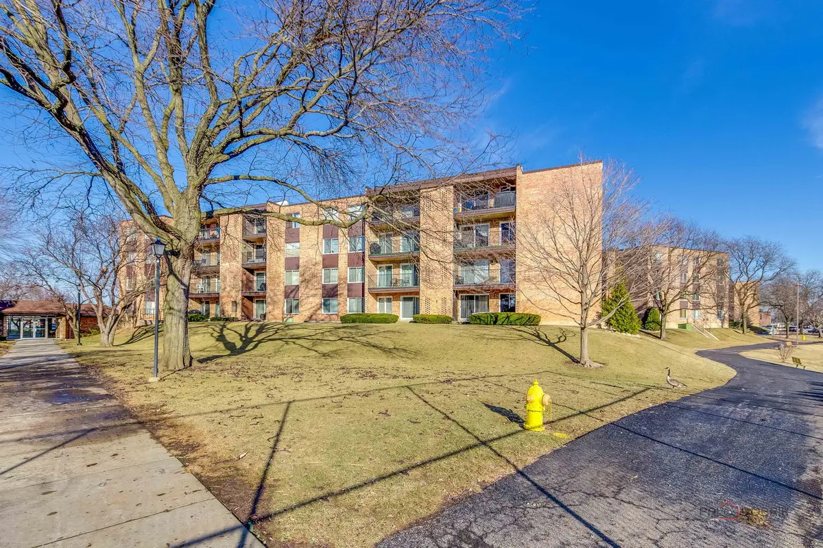 1103 S Hunt Club Drive #223, Mount Prospect, IL 60056 - Image #1