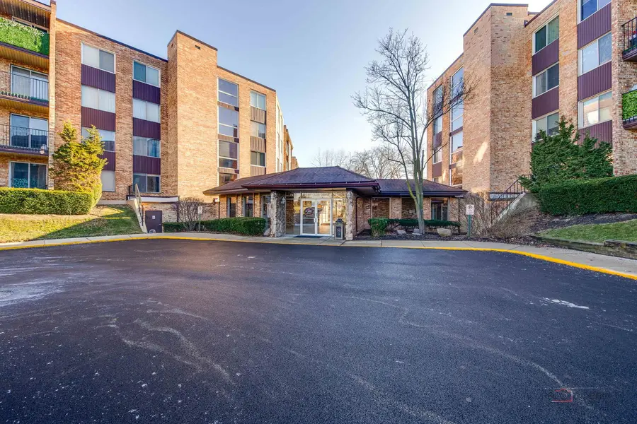 1103 S Hunt Club Drive #223, Mount Prospect, IL 60056 - Image #3