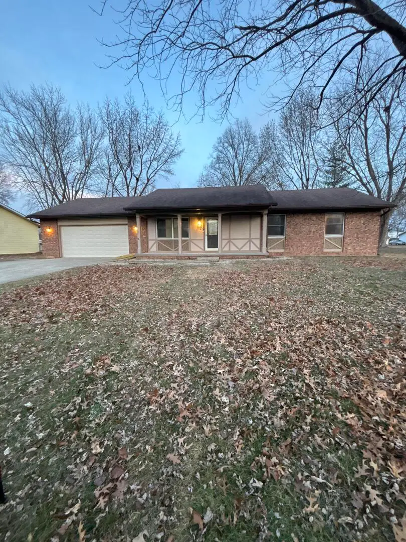 112 Donoho Drive, Salem, IL 62881 - Image #1