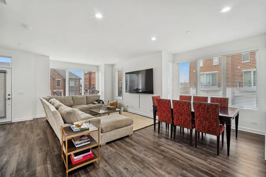 1251 Gateway Court, Northbrook, IL 60062 - Image #2