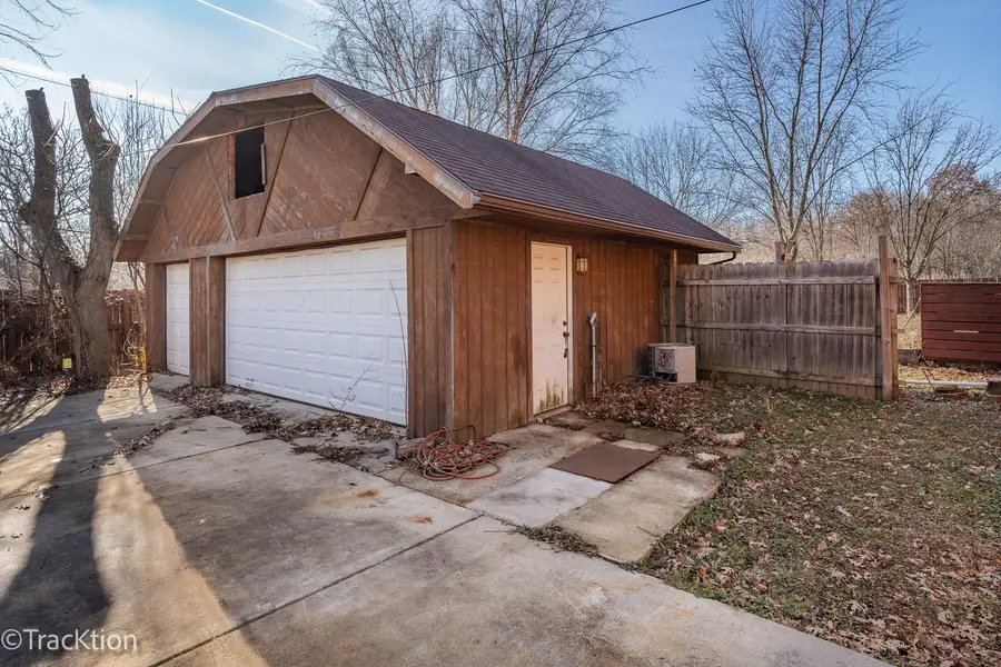 17w463 Red Oak Avenue, Addison, IL 60101 - Image #2