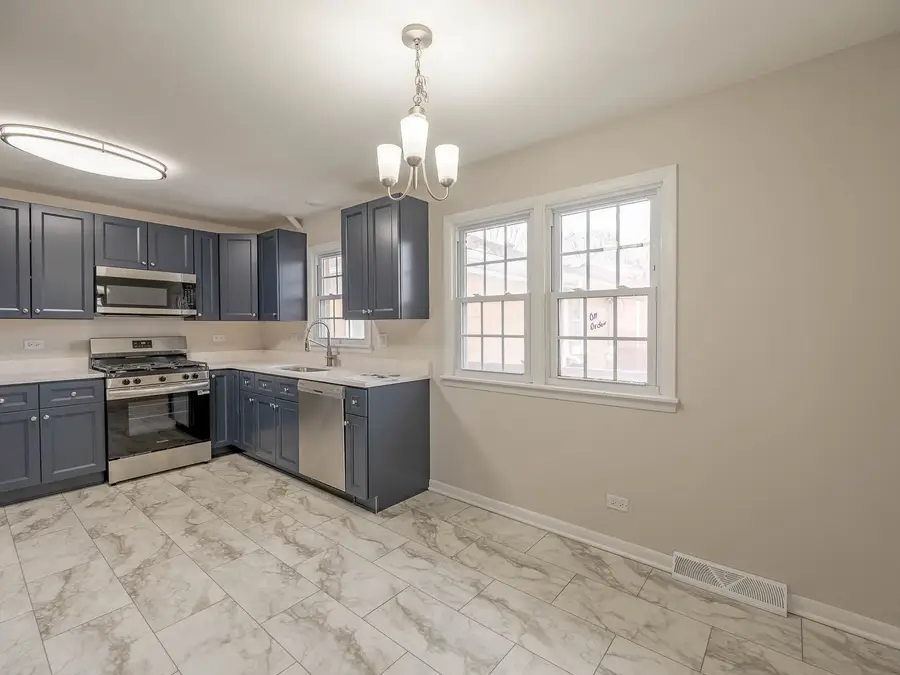 813 Westchester Boulevard, Westchester, IL 60154 - Image #3