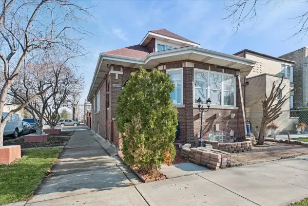 5701 S Maplewood Avenue, Chicago, IL 60629