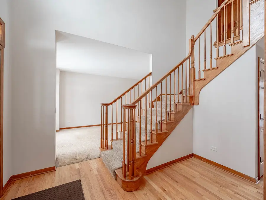 21 W Sandstone Court, South Elgin, IL 60177 - Image #2