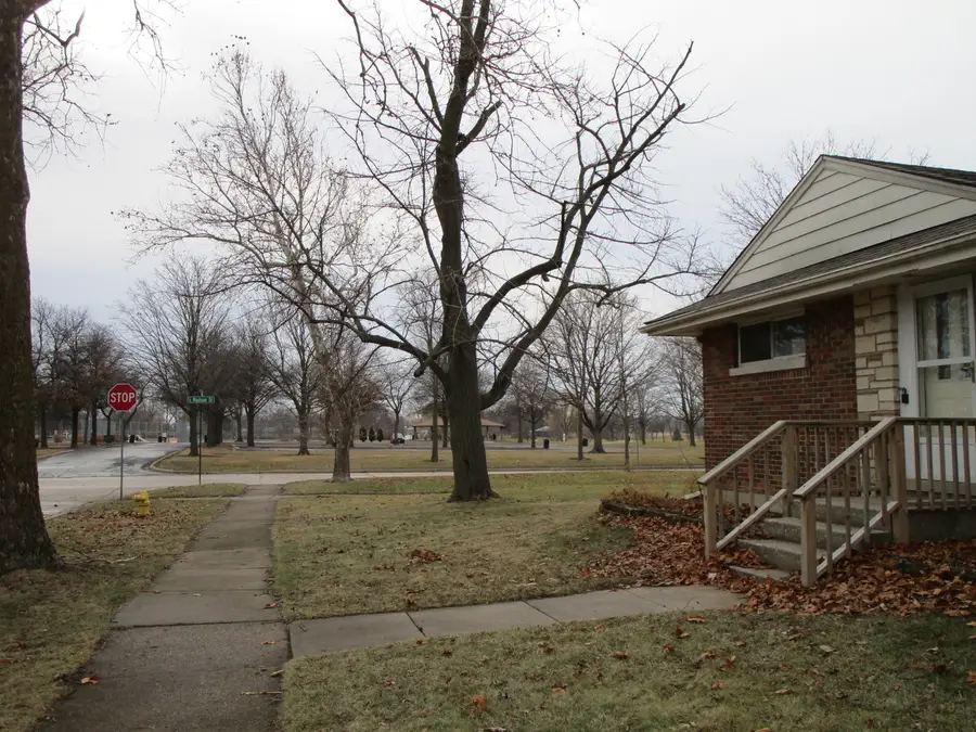 Address Withheld By Seller, Lombard, IL 60148 - Image #3
