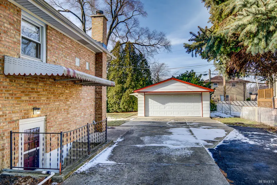 10912 Princess Avenue, Chicago Ridge, IL 60415 - Image #2