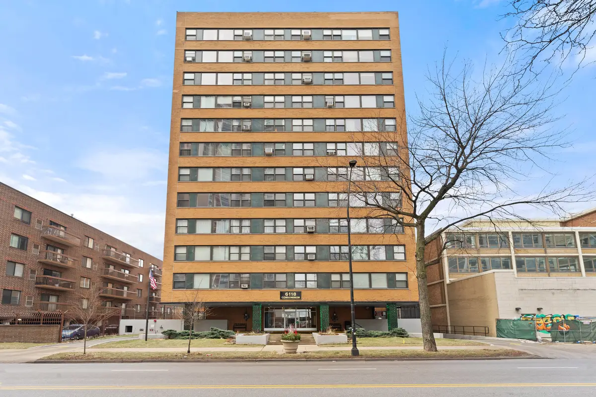 6118 N Sheridan Road #204, Chicago, IL 60660 - Image #1
