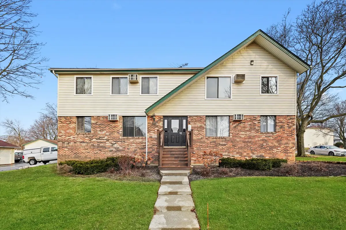 2710 Northcreek Drive #1804, Woodridge, IL 60517 - Image #1