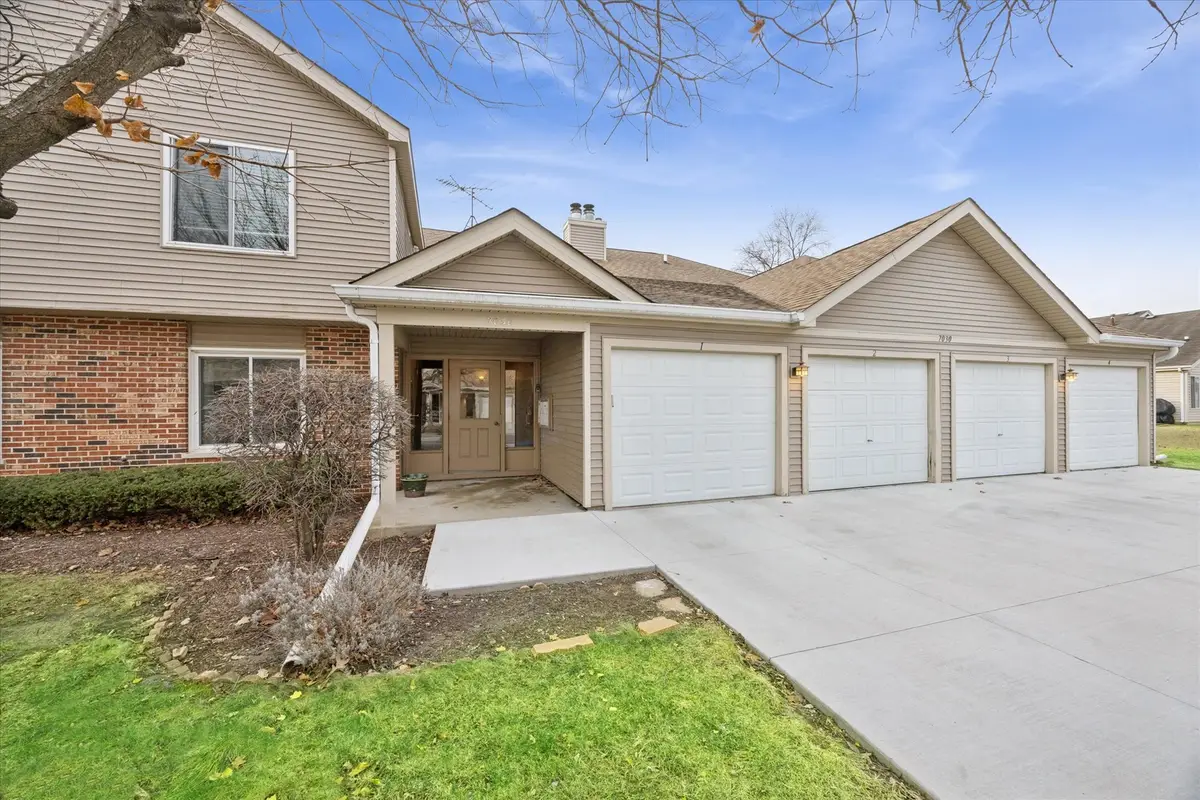7030 Park Lane Court #101, Woodridge, IL 60517 - Image #1