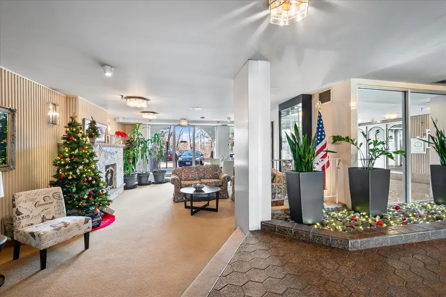 6400 N Cicero Avenue #516, Lincolnwood, IL 60712 - Image #3