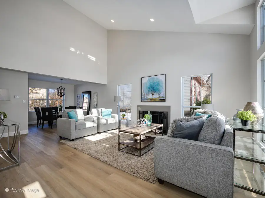 1100 N Warwick Circle, Hoffman Estates, IL 60169 - Image #2