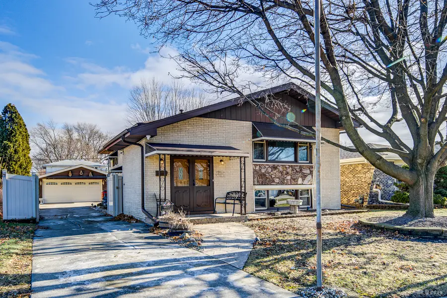 9837 Massasoit Avenue, Oak Lawn, IL 60453 - Image #2