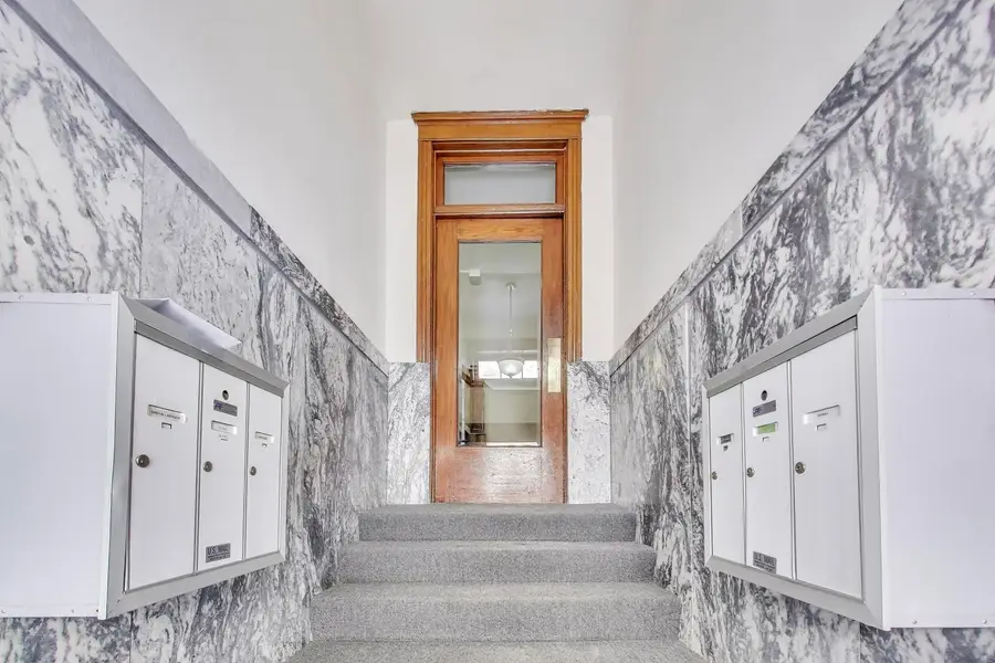 723 W Belden Avenue #1, Chicago, IL 60614 - Image #2