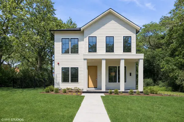 146 Sterling Lane, Wilmette, IL 60091