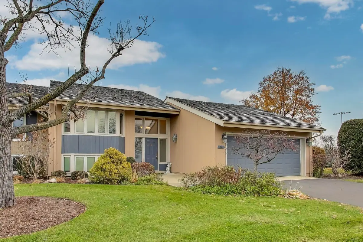 211 Briarwood Pass, Oak Brook, IL 60523 - Image #1