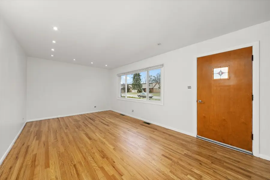 8719 Olympic Drive, Bridgeview, IL 60455 - Image #3